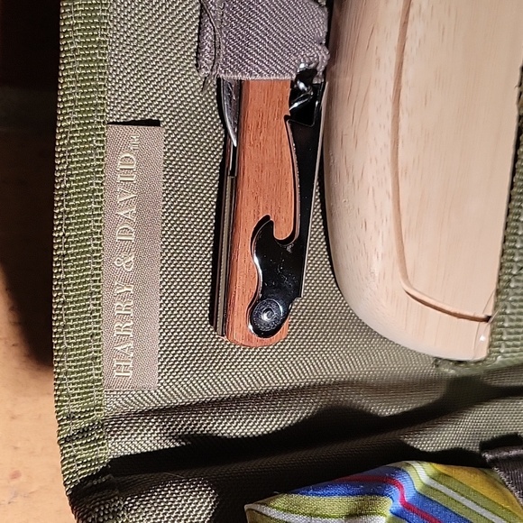 Harry & David Wine & Cheese Service Set For Two Cutting Board - Picture 4 of 7